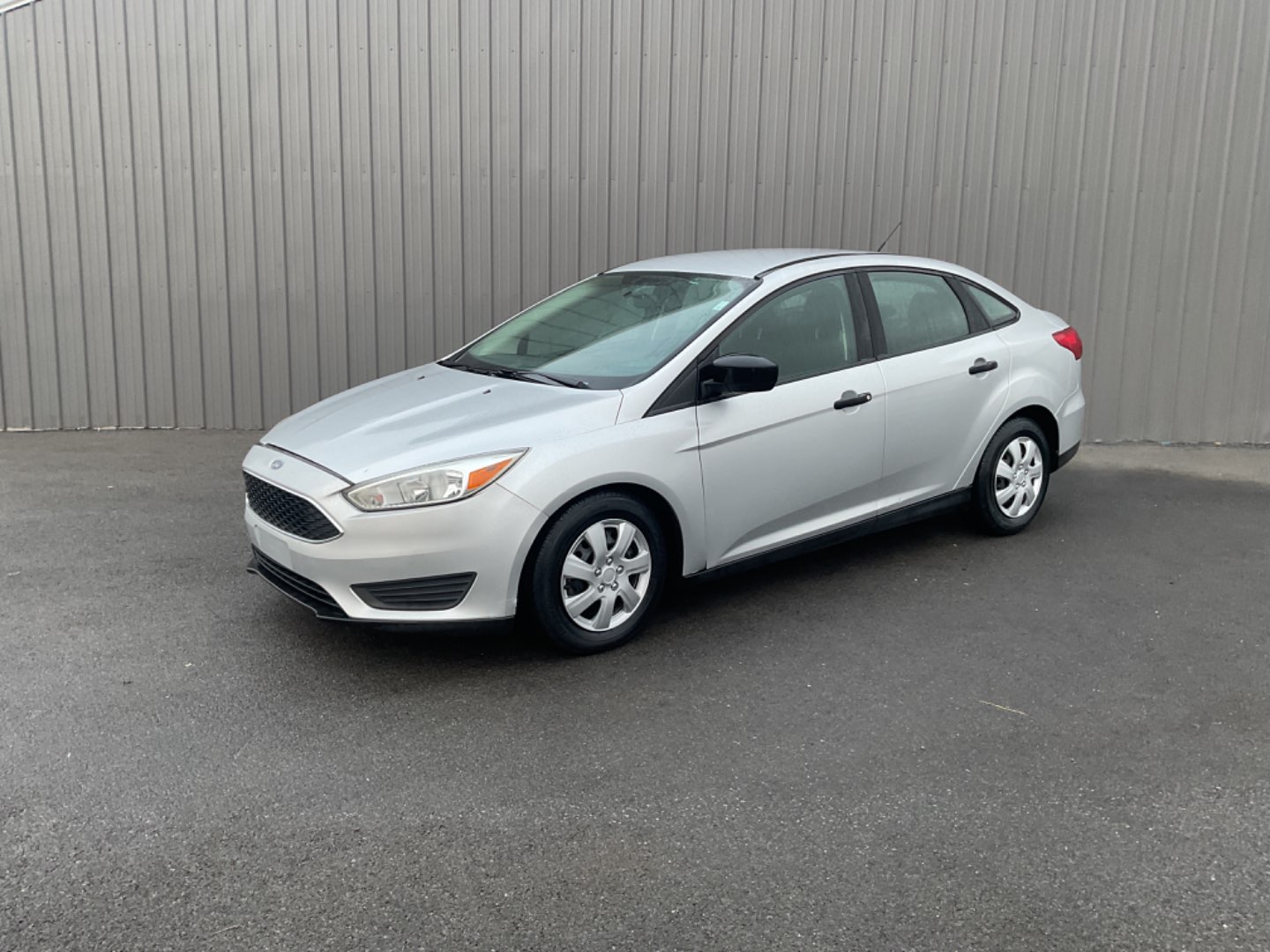 2017 Ford Focus S's photo