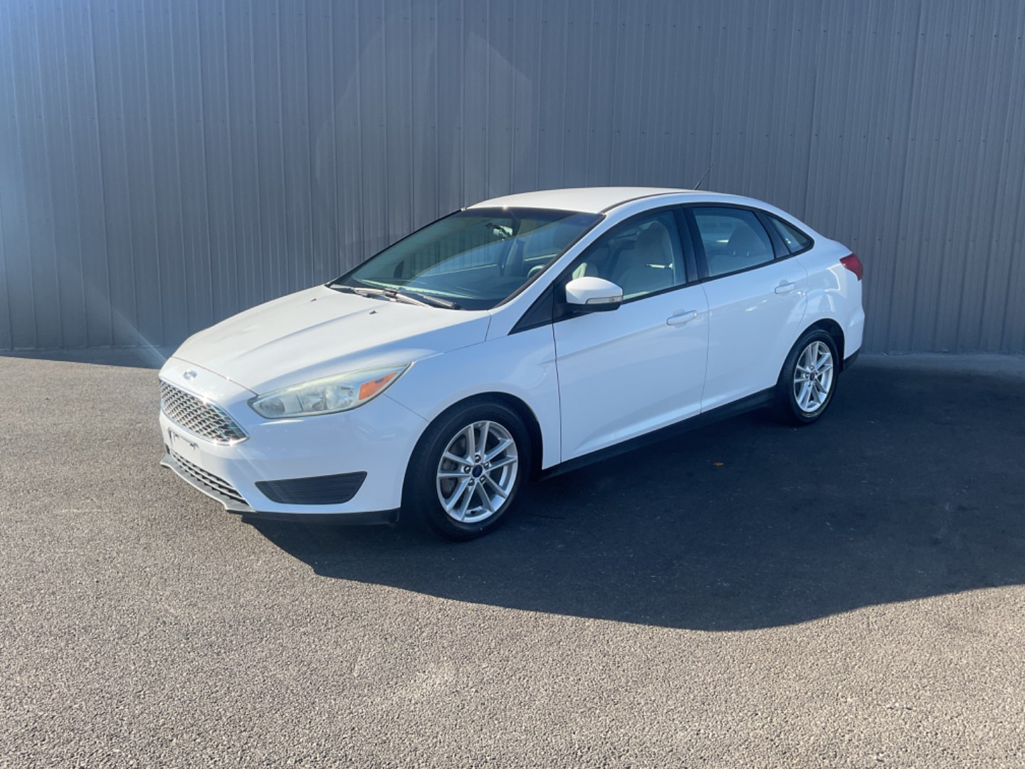 2016 Ford Focus SE's photo