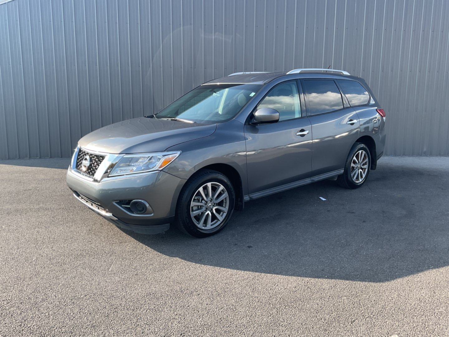 2016 Nissan Pathfinder S's photo