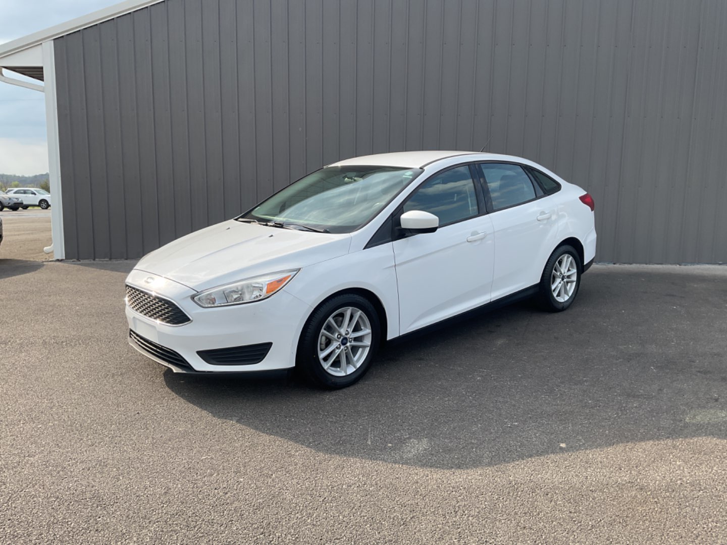 2018 Ford Focus SE's photo