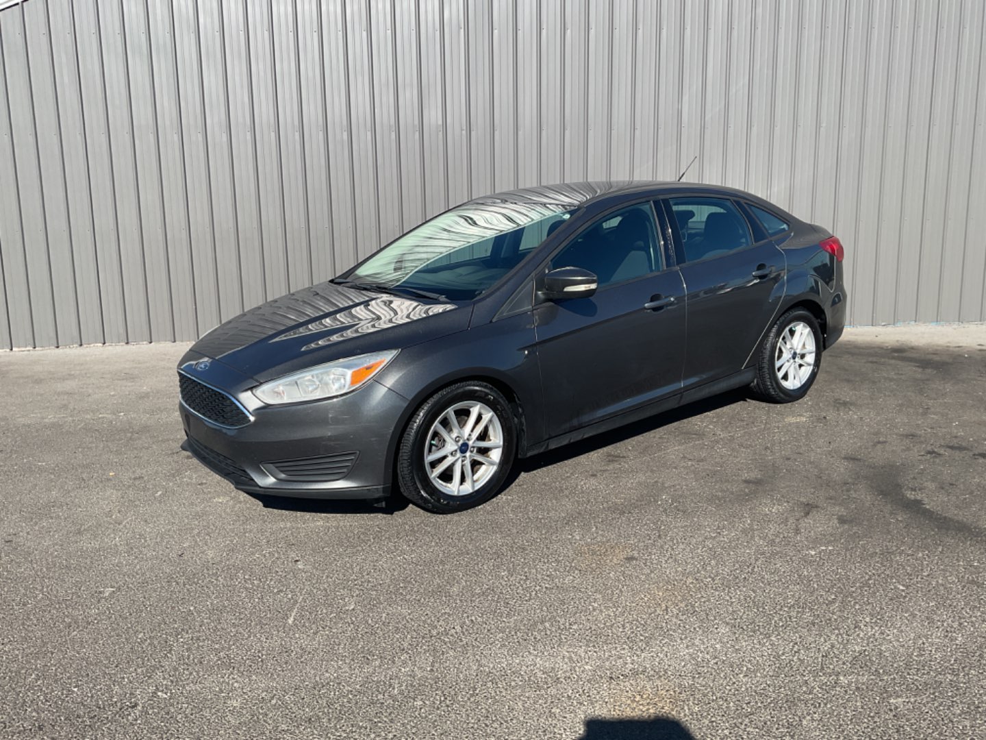 2016 Ford Focus SE's photo