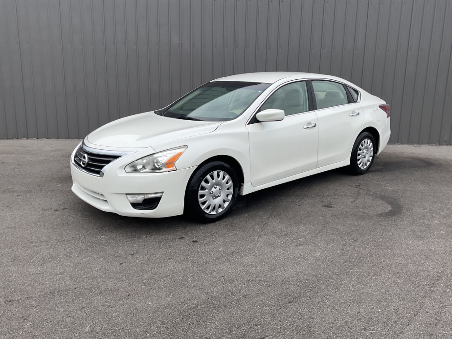 2014 Nissan Altima S's photo