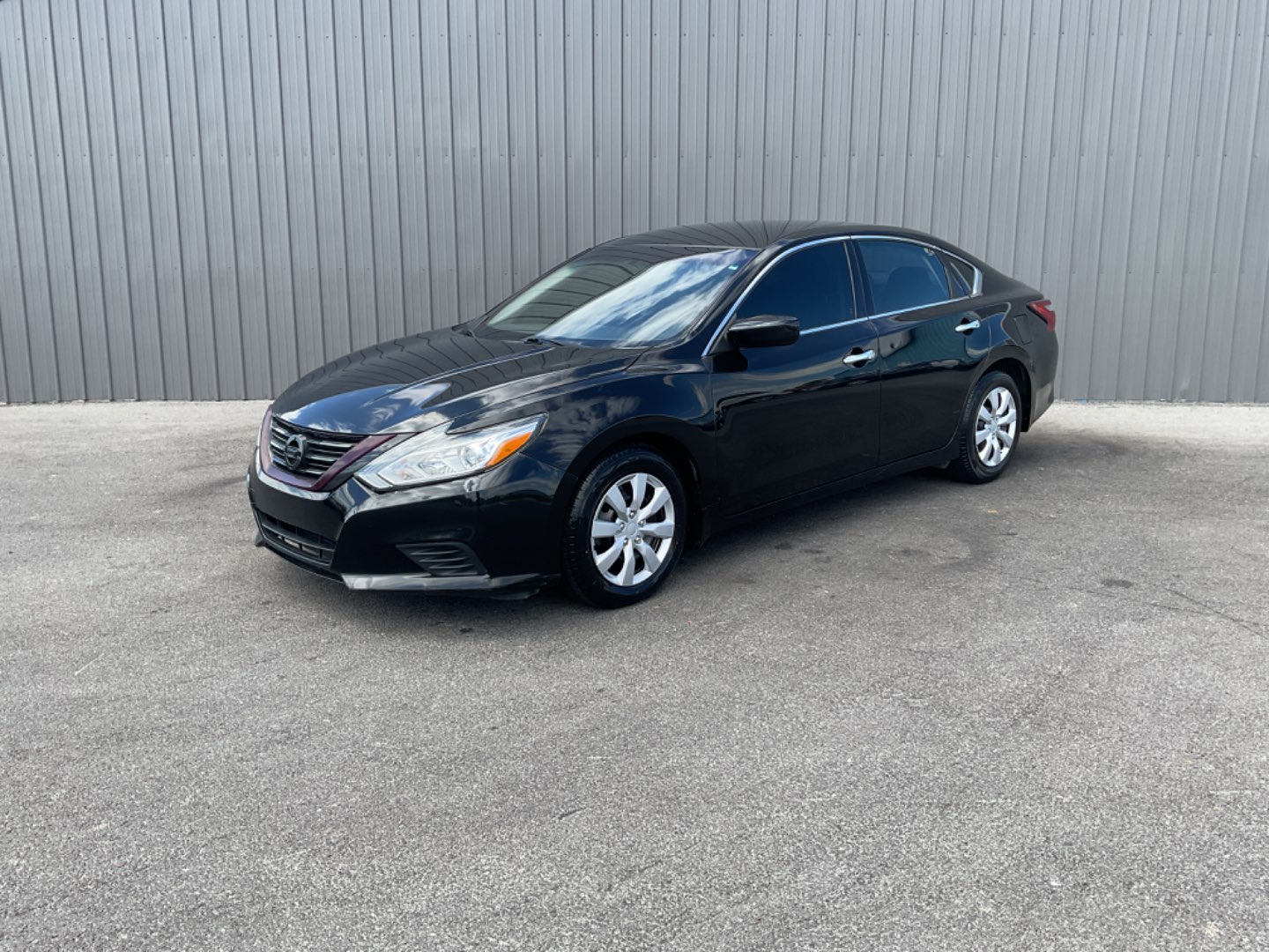 2018 Nissan Altima S's photo