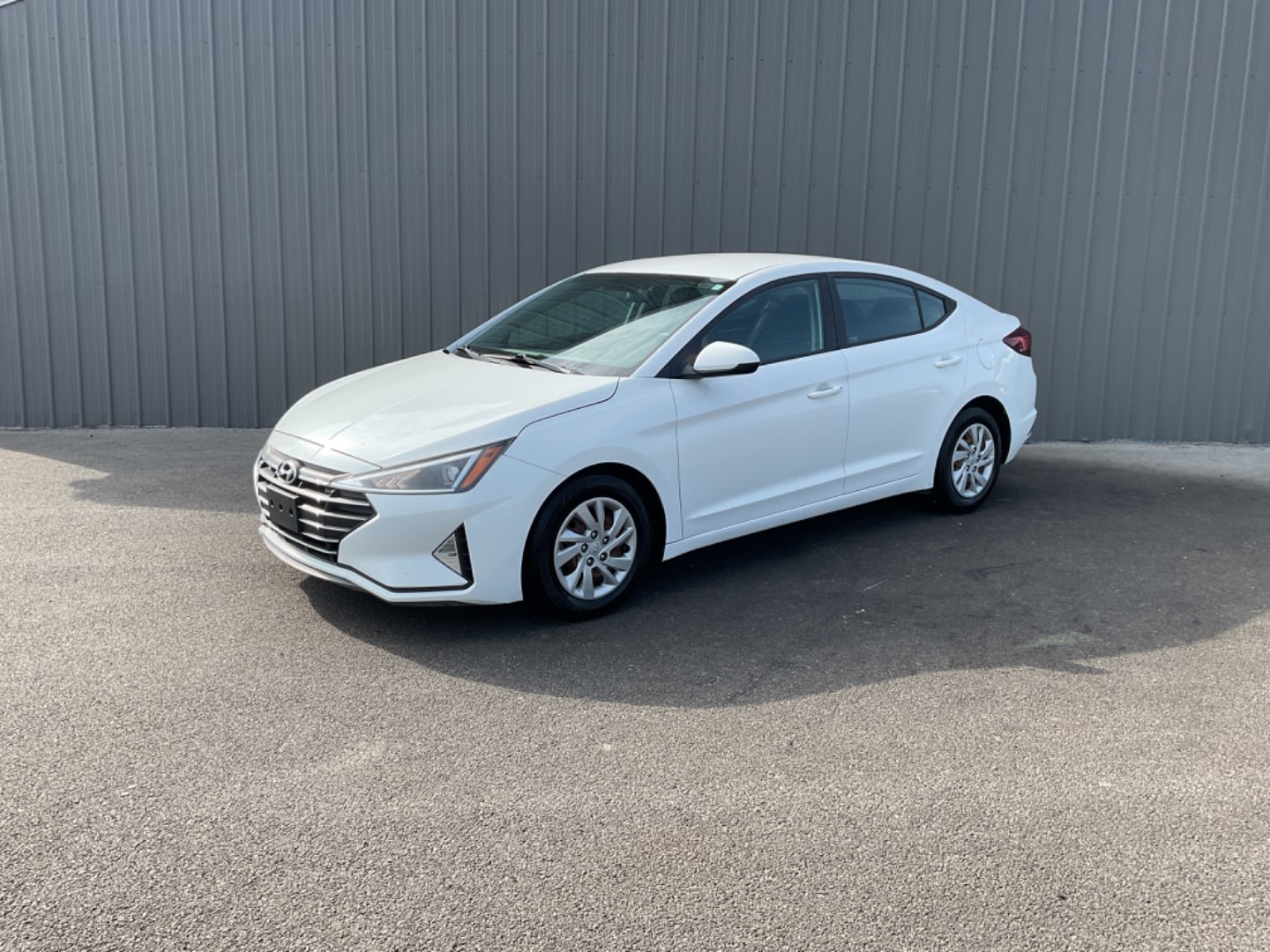 2019 Hyundai Elantra SE's photo