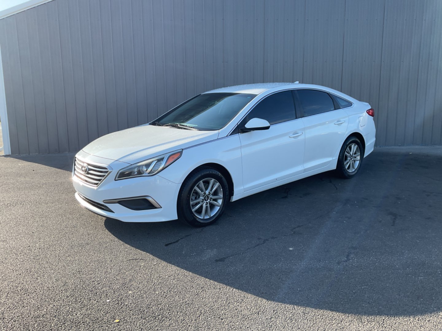 2016 Hyundai Sonata SE's photo
