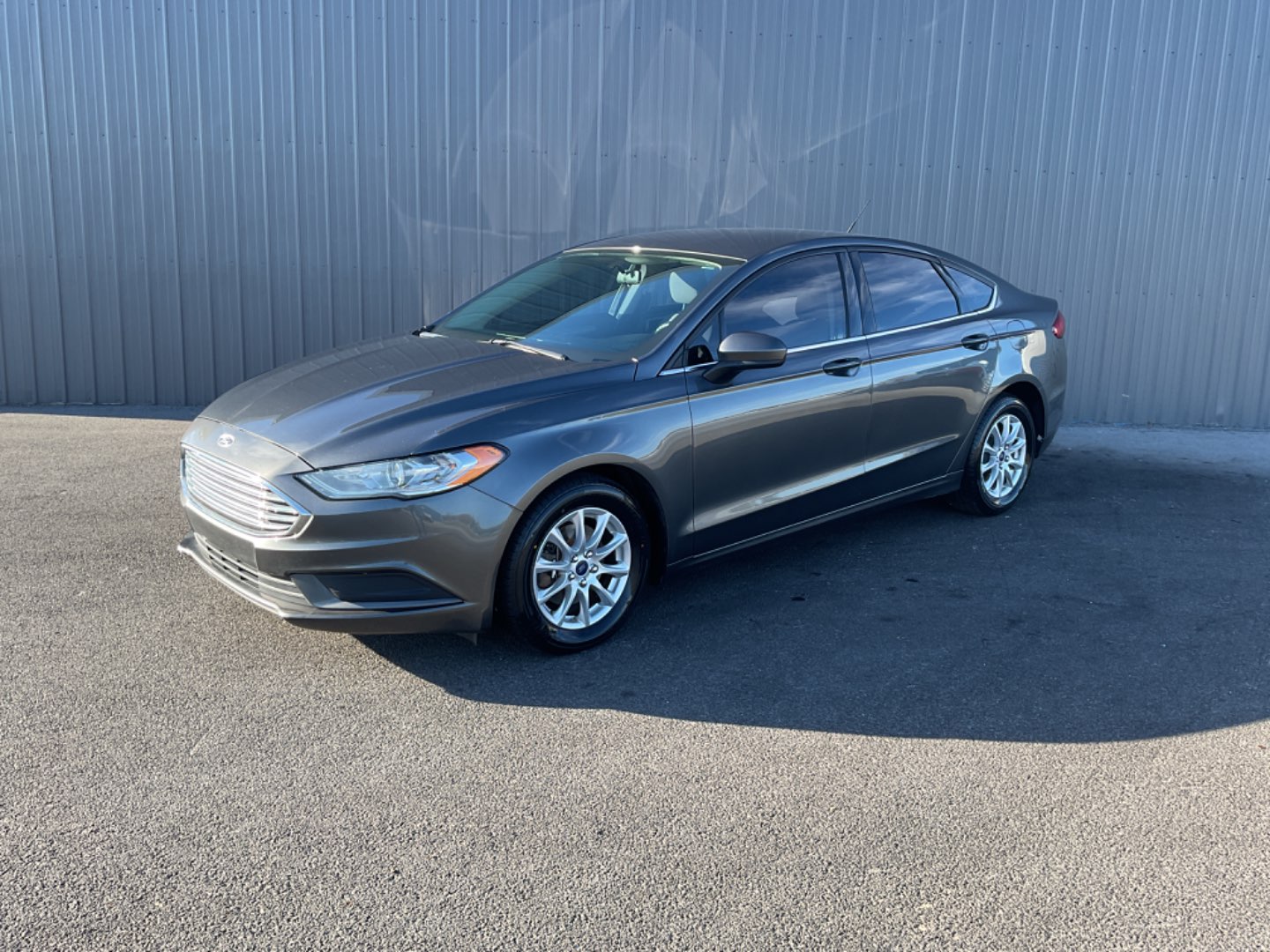 2017 Ford Fusion S's photo