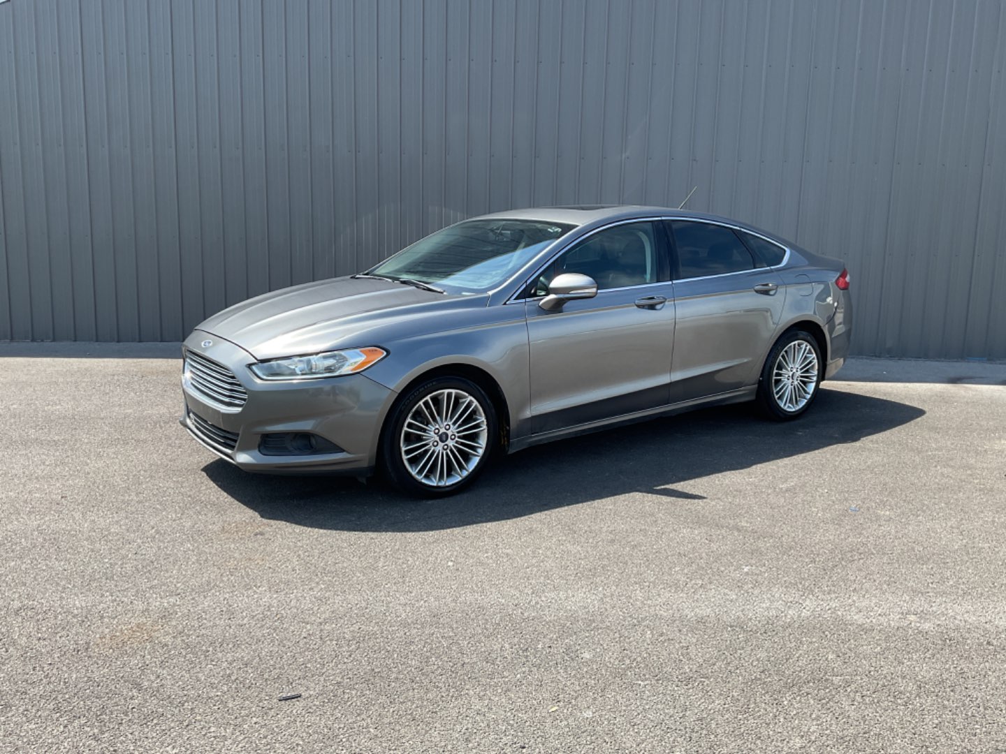 2014 Ford Fusion SE's photo