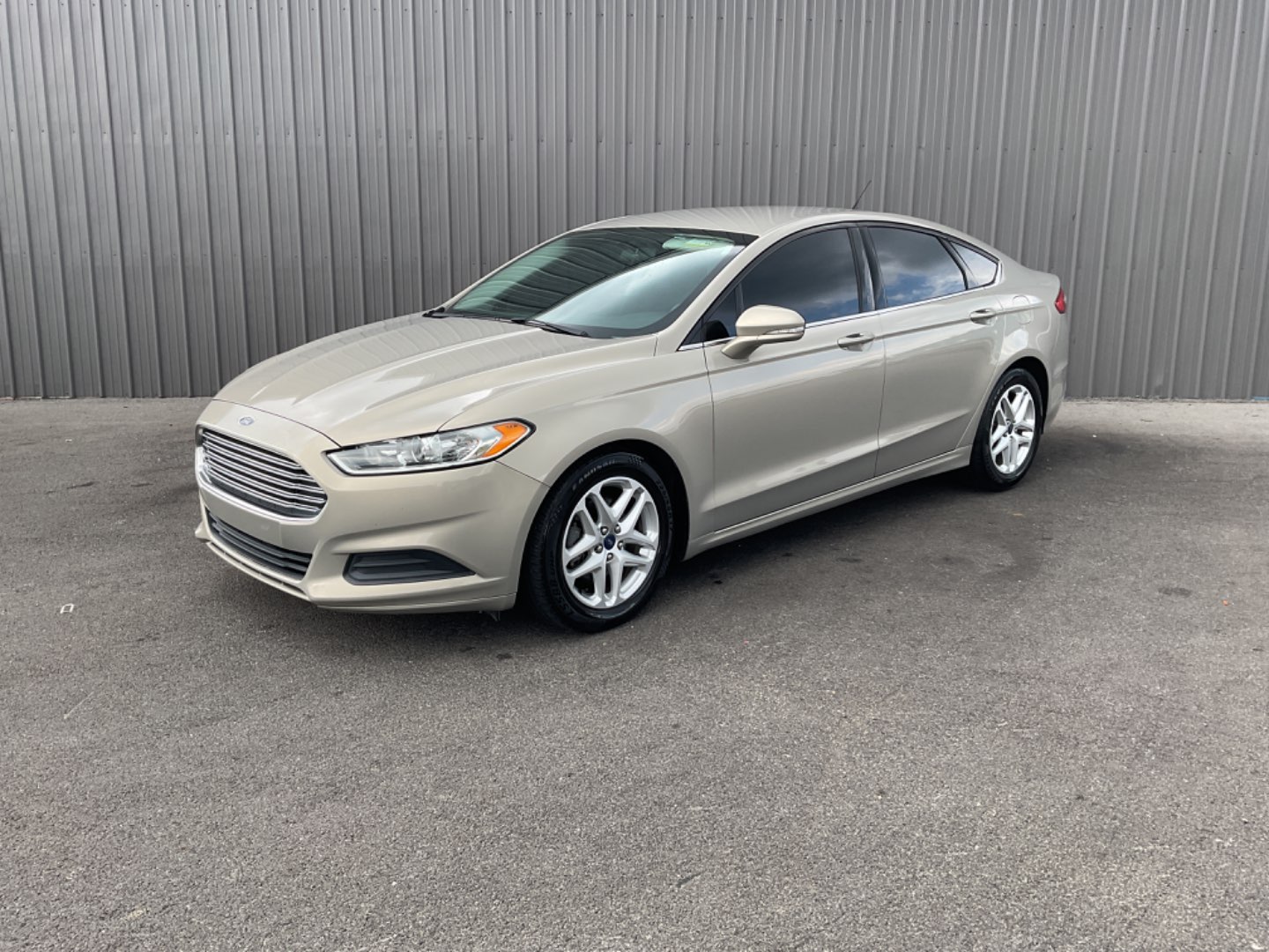 2015 Ford Fusion SE FWD's photo