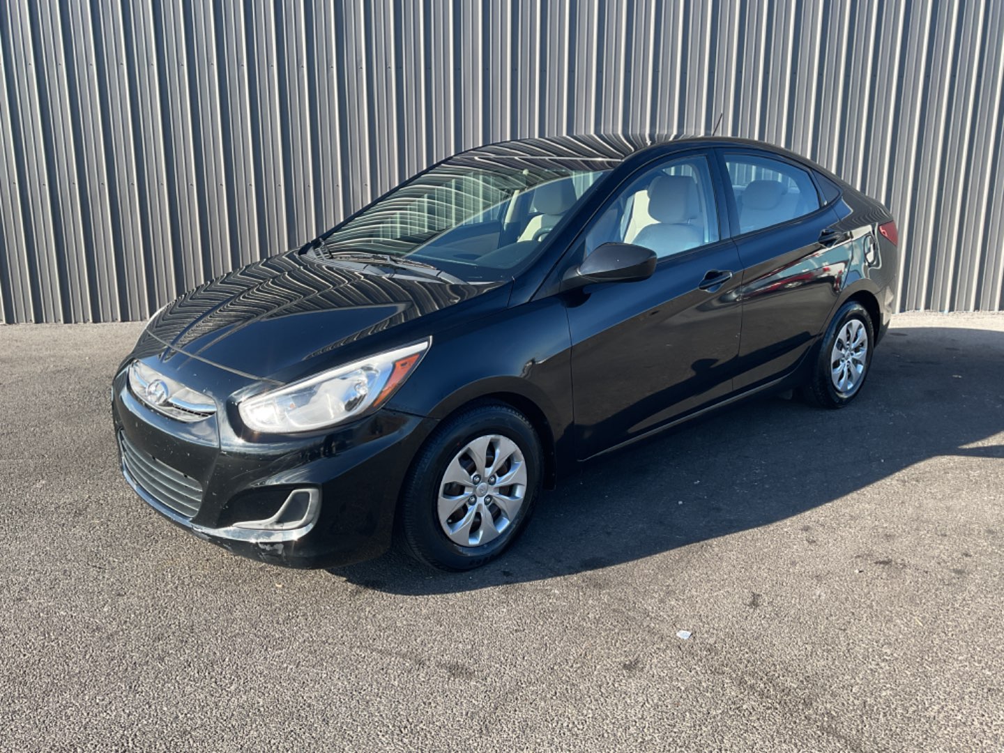 2017 Hyundai Accent SE 4-Door 6-Speed Automatic's photo