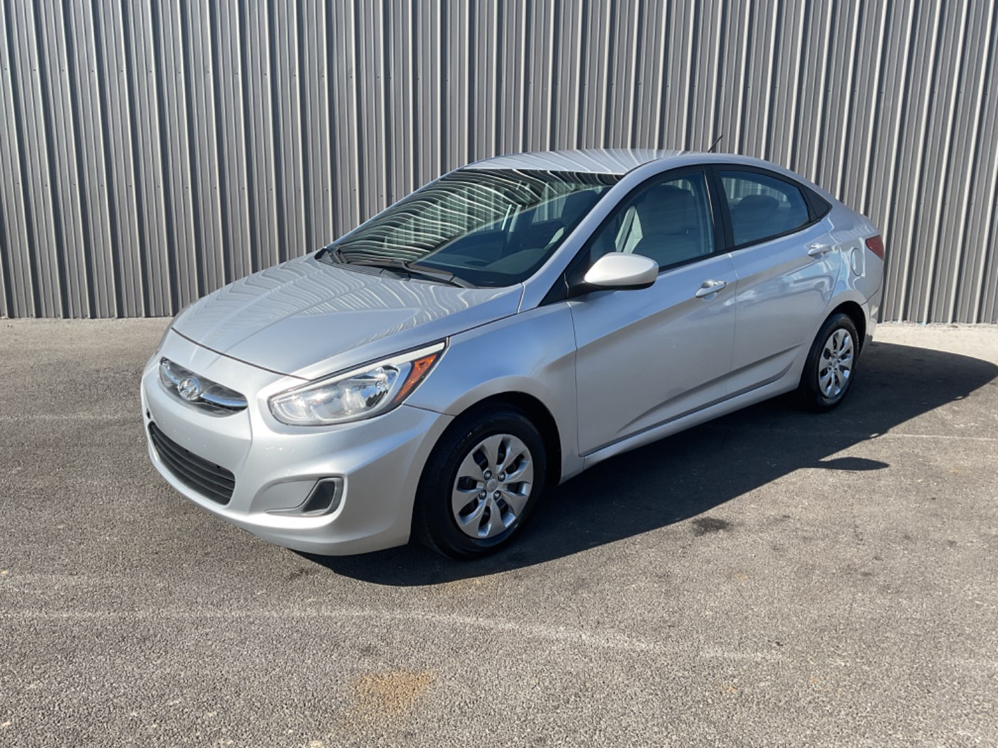 2017 Hyundai Accent SE 4-Door 6-Speed Automatic's photo