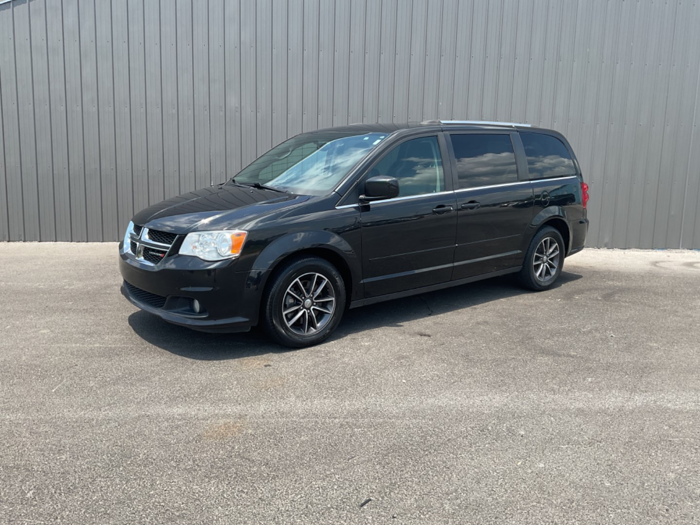 2017 Dodge Grand Caravan SXT's photo