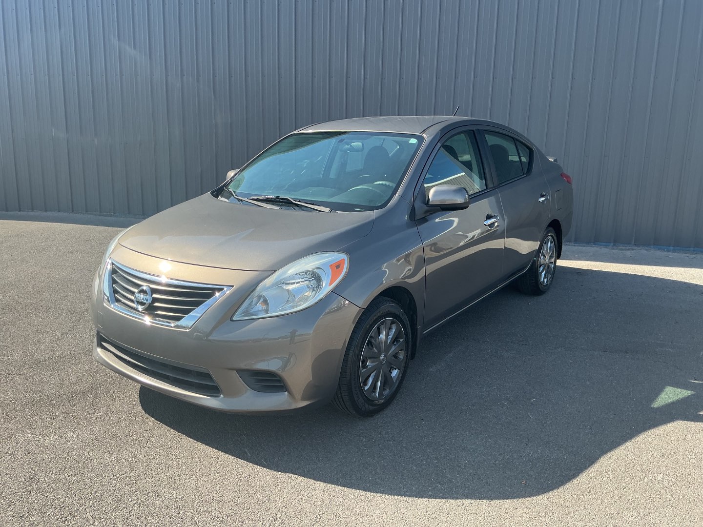 2013 Nissan Versa 1.6 S AT's photo