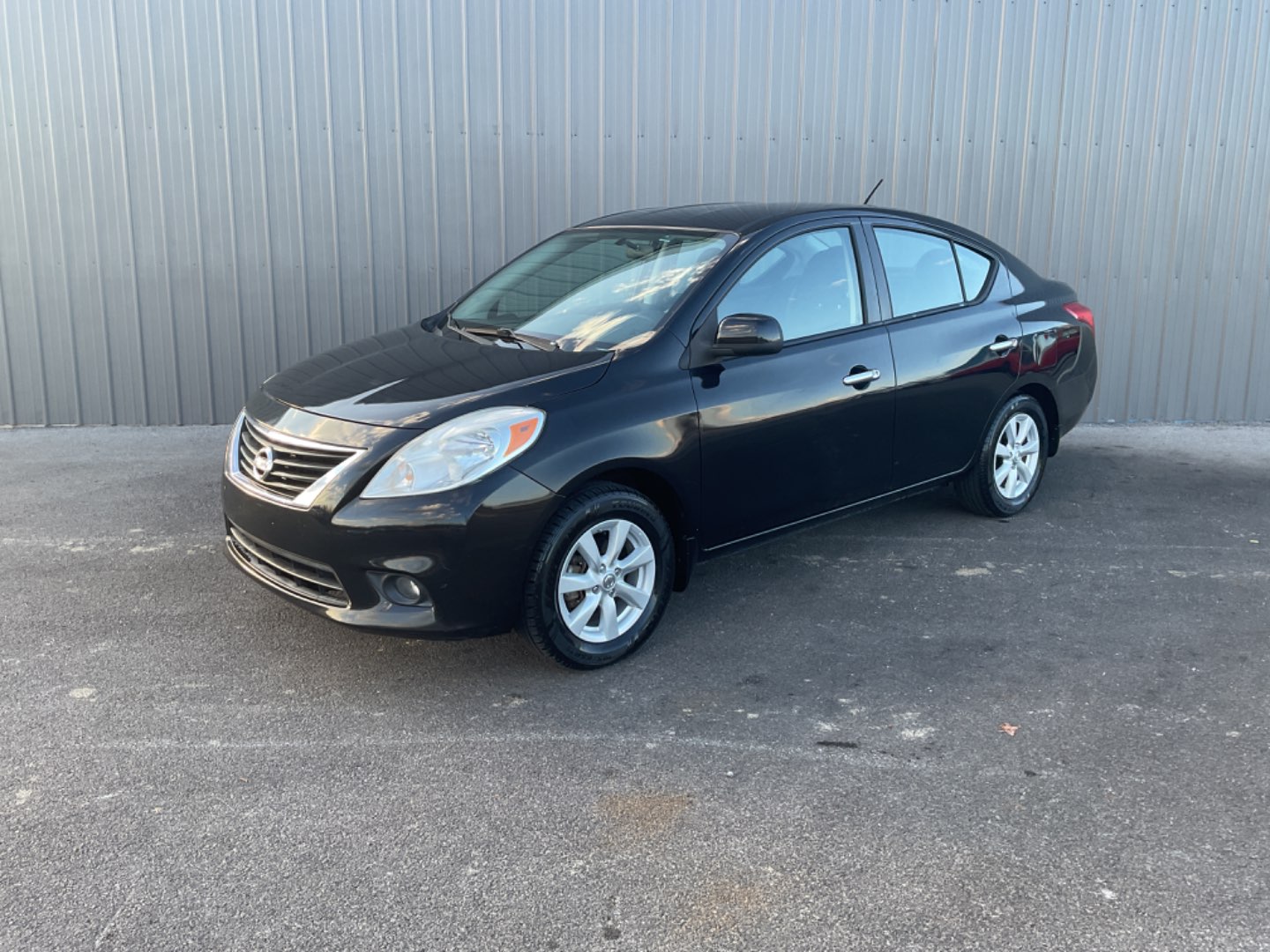 2012 Nissan Versa's photo