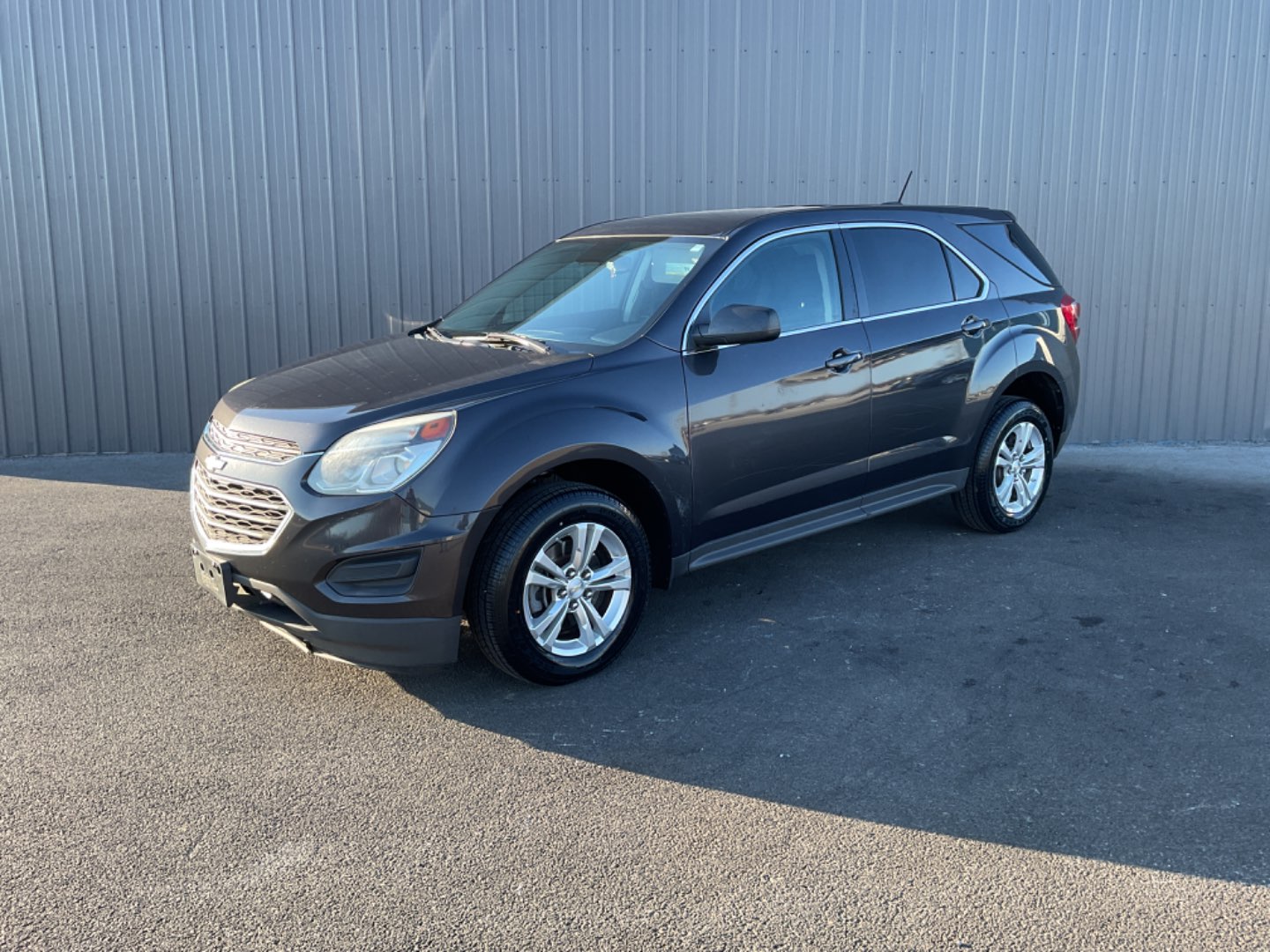 2016 Chevrolet Equinox LS's photo